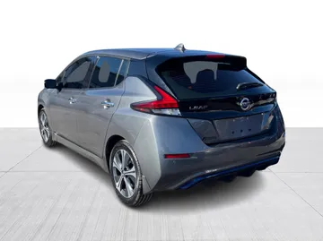 2020 Nissan LEAF - image 11