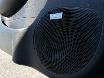 2020 Nissan LEAF - image 23