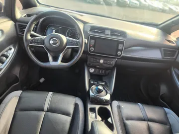 2020 Nissan LEAF - image 8