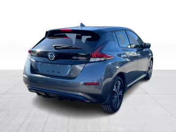 2020 Nissan LEAF - image 14