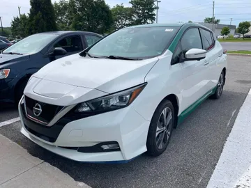 2020 Nissan LEAF - image 3