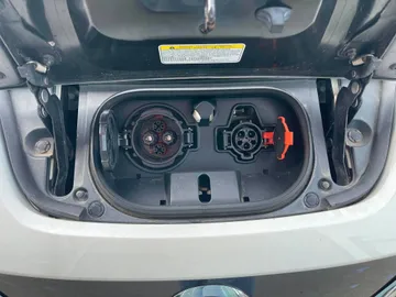 2020 Nissan LEAF - image 10