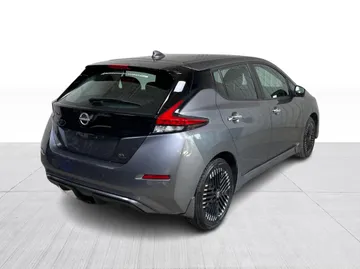 2023 Nissan LEAF - image 13