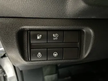 2023 Nissan LEAF - image 29