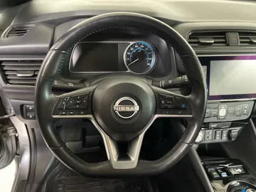 2023 Nissan LEAF - image 16