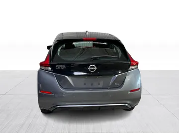 2023 Nissan LEAF - image 11