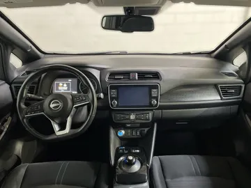 2023 Nissan LEAF - image 13