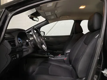 2023 Nissan LEAF - image 10