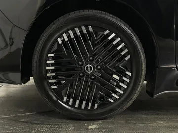 2023 Nissan LEAF - image 18