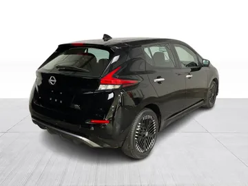 2023 Nissan LEAF - image 8