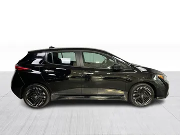 2023 Nissan LEAF - image 9
