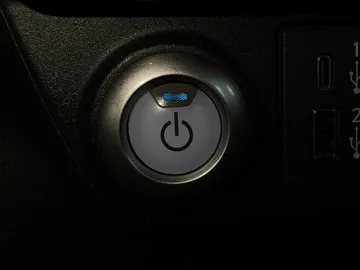 2023 Nissan LEAF - image 24