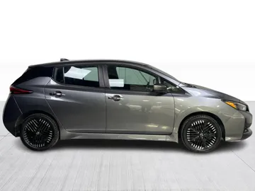 2023 Nissan LEAF - image 9