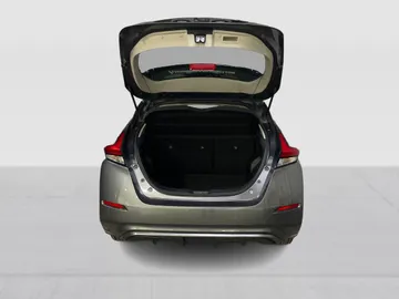 2023 Nissan LEAF - image 12