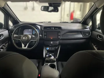 2023 Nissan LEAF - image 13