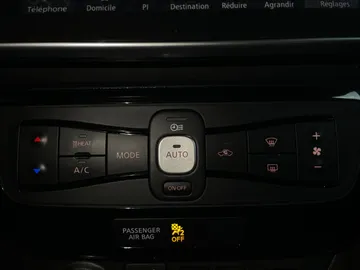 2023 Nissan LEAF - image 23