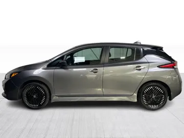 2023 Nissan LEAF - image 4