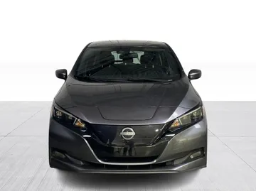 2023 Nissan LEAF - image 2