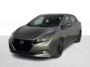 2023 Nissan LEAF - image 3