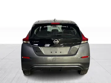 2023 Nissan LEAF - image 7