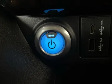 2023 Nissan LEAF - image 24