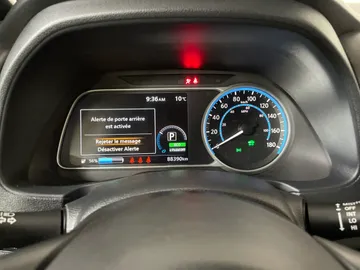 2023 Nissan LEAF - image 15
