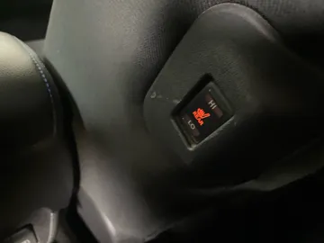 2023 Nissan LEAF - image 27