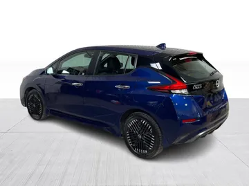 2023 Nissan LEAF - image 10