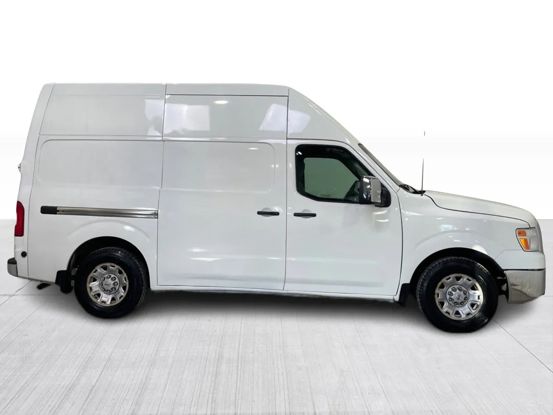 2018 Nissan NV Cargo — photo 2