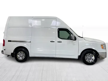 2018 Nissan NV Cargo - image 2