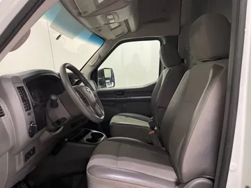2018 Nissan NV Cargo - image 3