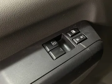 2018 Nissan NV Cargo - image 19