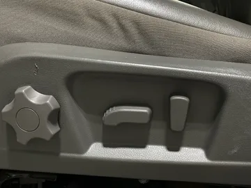 2018 Nissan NV Cargo - image 15