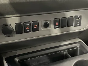 2018 Nissan NV Cargo - image 22