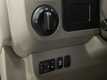 2018 Nissan NV Cargo - image 25