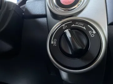 2016 Nissan Titan XD - image 19