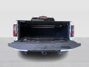 2023 Nissan Frontier - image 13