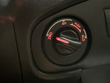 2023 Nissan Frontier - image 22