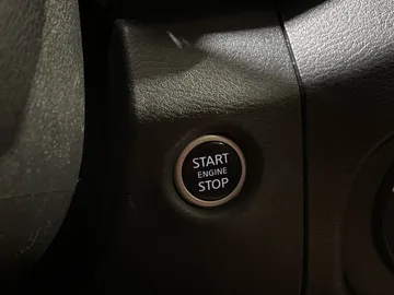 2023 Nissan Frontier - image 21