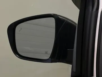 2023 Nissan Frontier - image 18