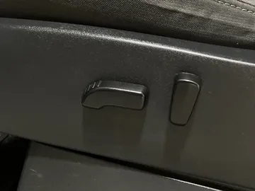 2023 Nissan Frontier - image 17