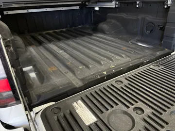 2023 Nissan Frontier - image 29
