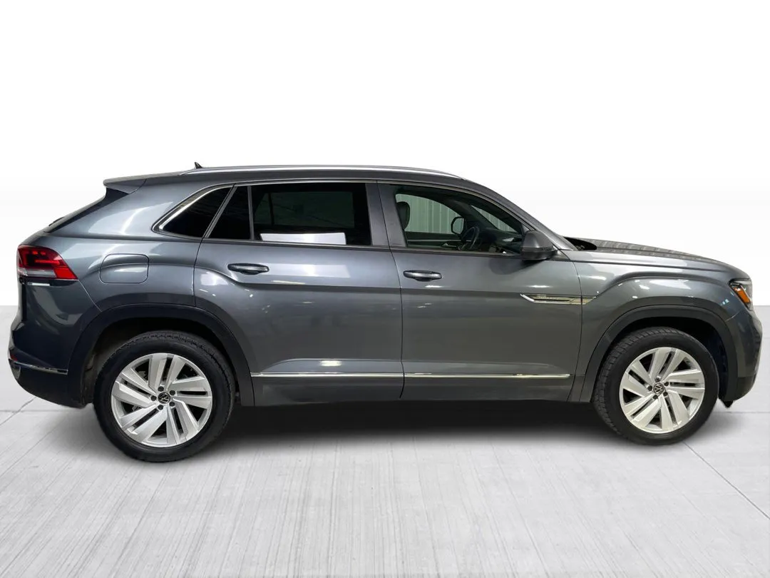 2021 Volkswagen Atlas Cross Sport — photo 2