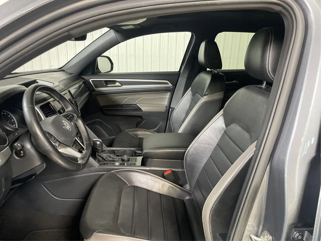 2021 Volkswagen Atlas Cross Sport — photo 3