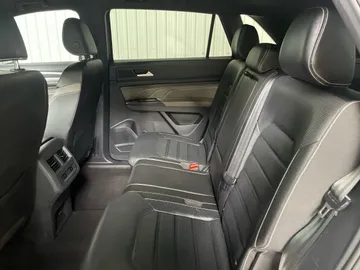 2021 Volkswagen Atlas Cross Sport - image 15