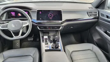 2024 Volkswagen Atlas Cross Sport - image 9