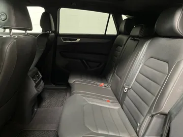 2024 Volkswagen Atlas Cross Sport - image 10