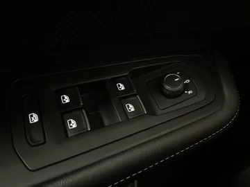 2024 Volkswagen Atlas Cross Sport - image 23