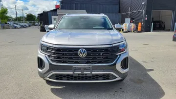 2024 Volkswagen Atlas Cross Sport - image 2