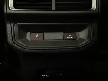2024 Volkswagen Atlas Cross Sport - image 22